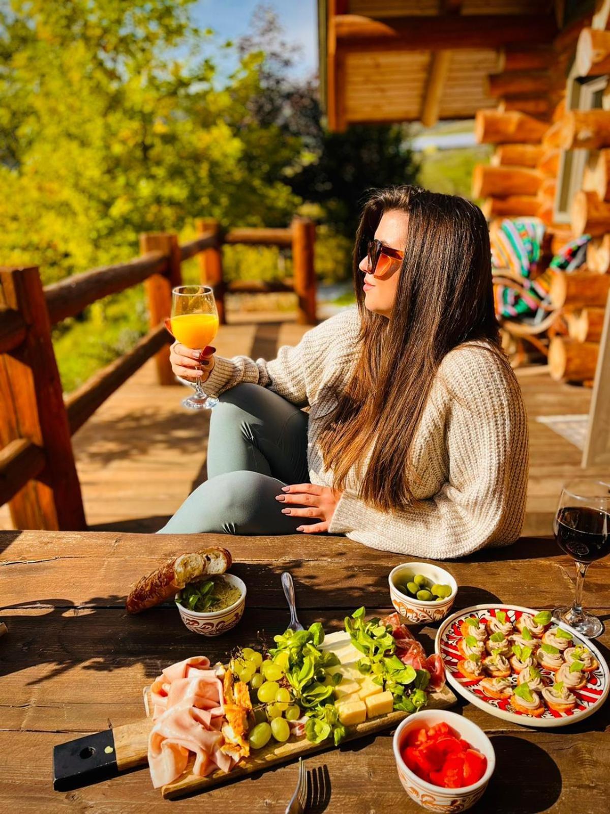 Ferienwohnung Casuta Din Padure Piatra Neamţ Exterior foto